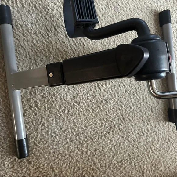 Compact Exercise Pedal Machine - Picture 4 of 4